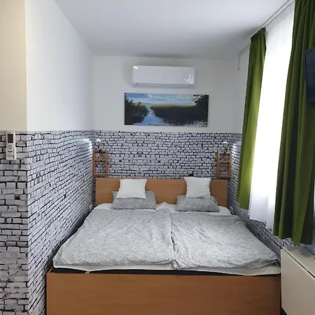 Kid Família Panzió 3* Balatonszarszo
