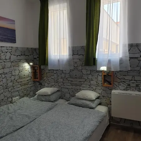 Kid Família Panzió 3* Balatonszarszo