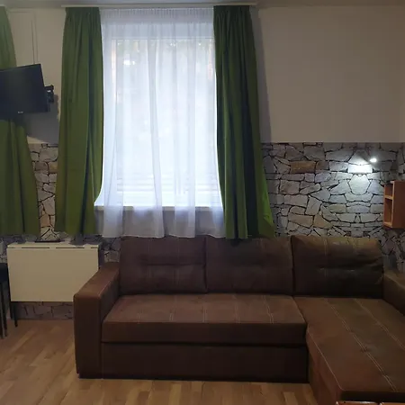 Alojamento de Acomodação e Pequeno-almoço Kid Família Panzió
