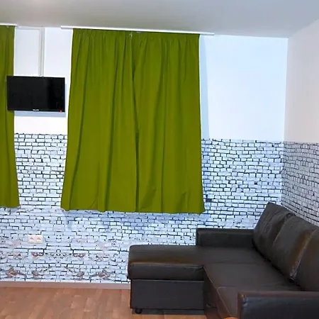 Kid Familia Panzio فندق مبيت وإفطار بالاتونسزارسكو
